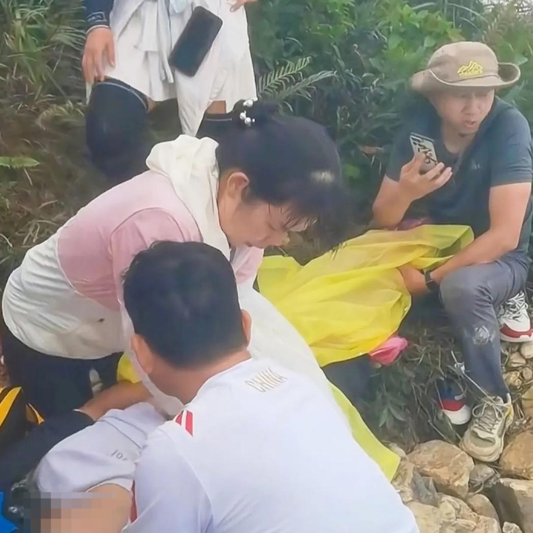 【#惠州一男子徒步白云嶂山遇难#】#警方回应男子徒步白云嶂山遇难# 10月19日