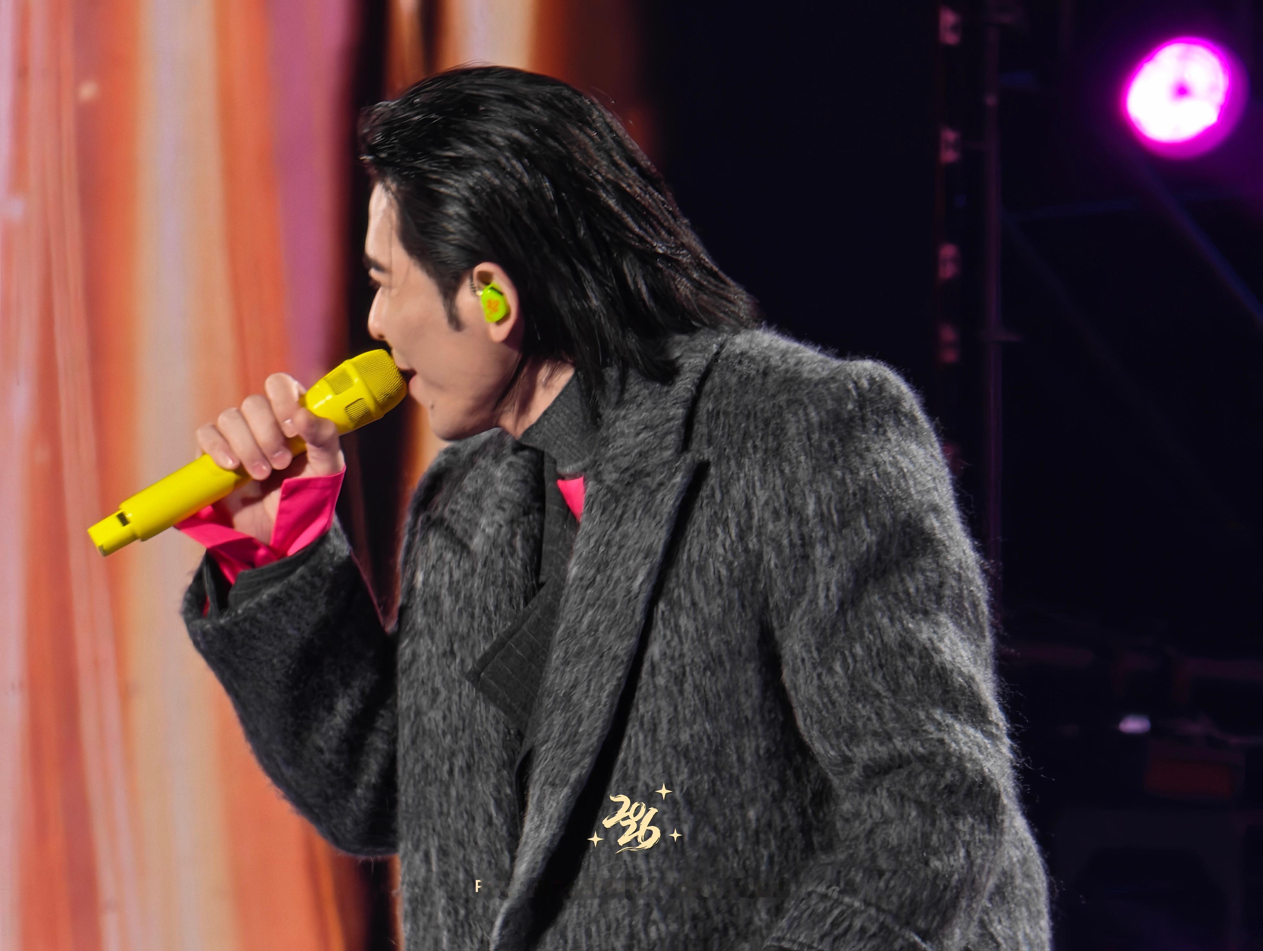 萧敬腾来咯！今天苏州也没有下雨啊不过来了个寒潮是真的…晚上温度骤降 8 度 