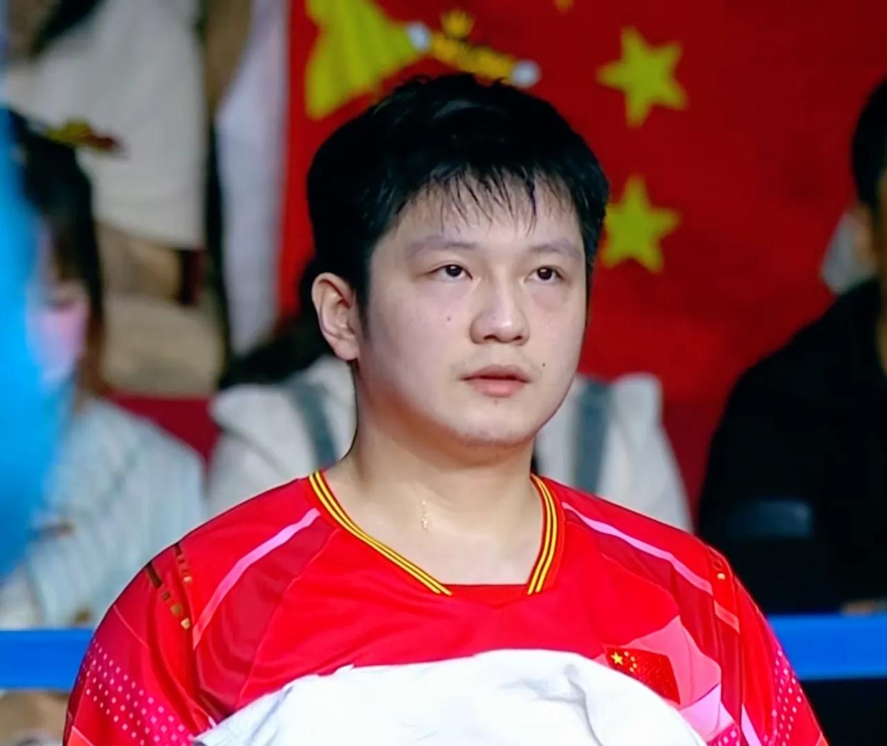 19-17！#平昌亚锦赛# 男单半决赛，第一局梁靖崑和樊振东就打疯了！

第一局