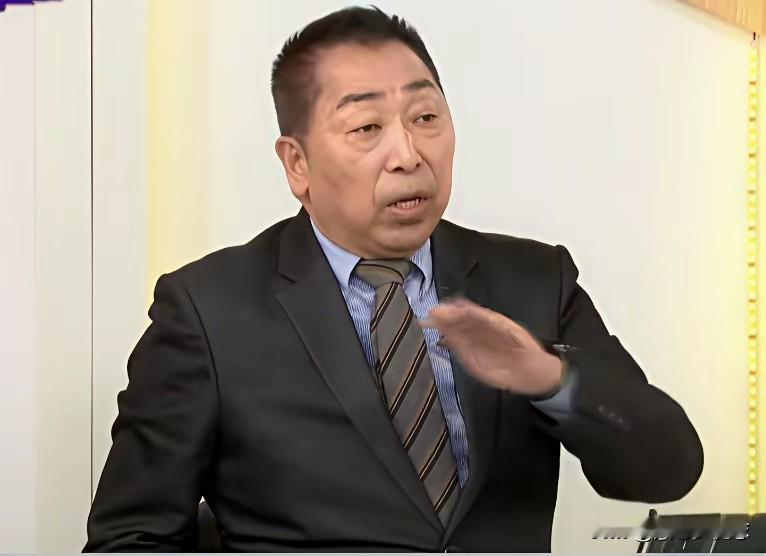 台湾名嘴唐湘龙说:中国和美国基本上是地球的两面，直线距离约一万四千公里。
 
我