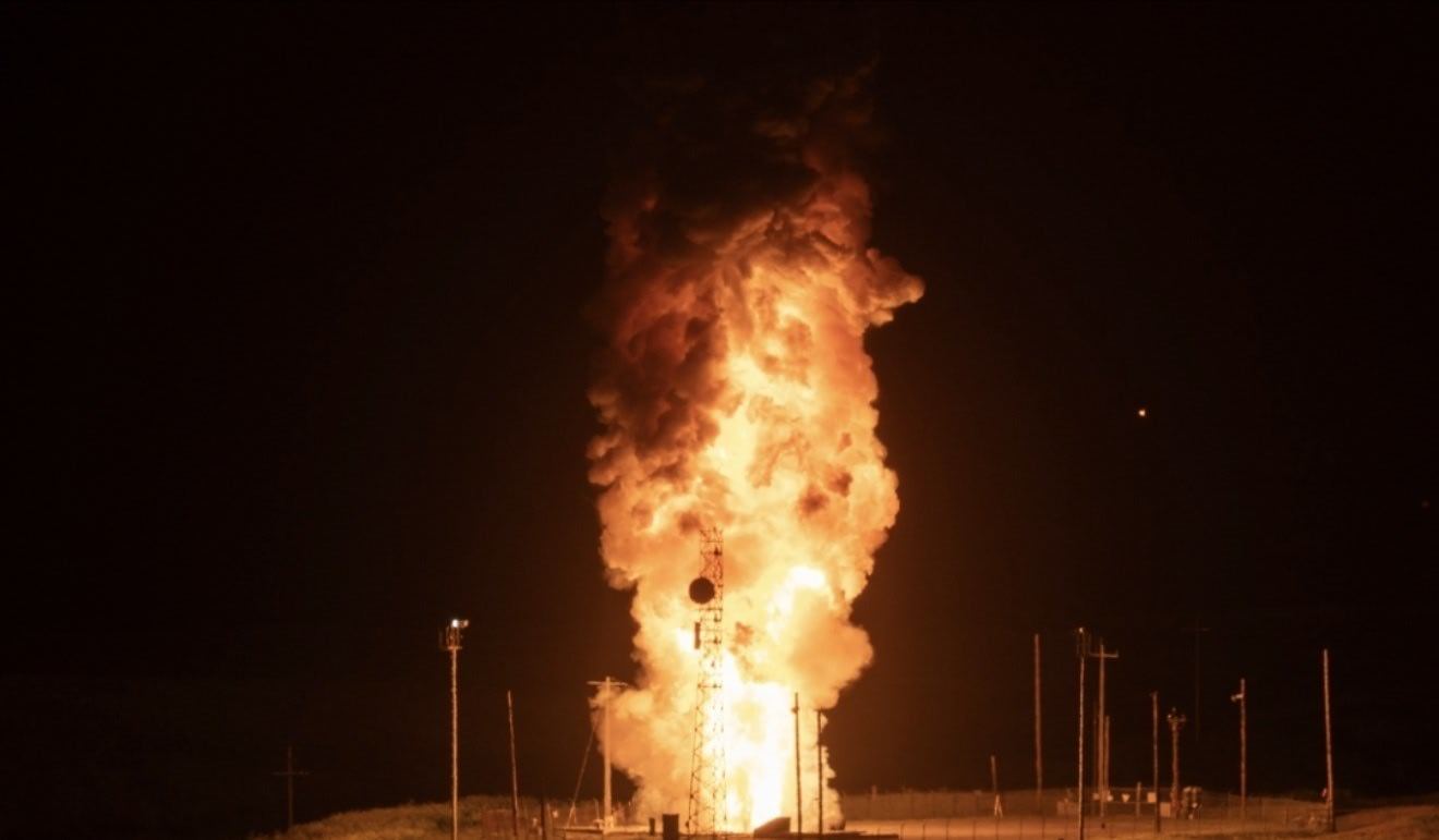 【美以伊最新局势军事 美国空军全球打击司令部试射民兵III型洲际弹道导弹，代号G