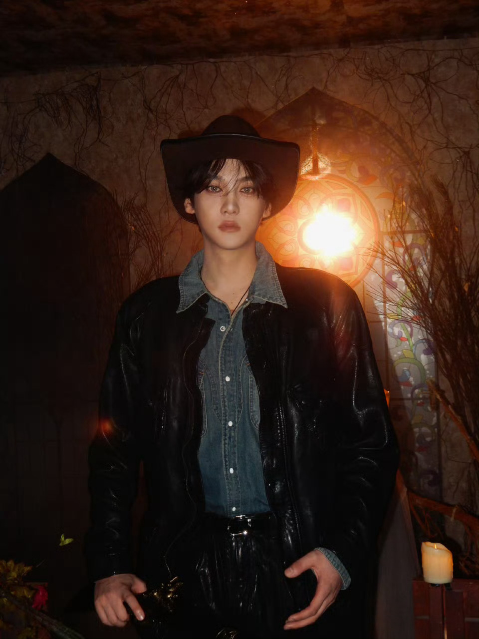 田栩宁画的马马年肯定要画马呀，今晚直播可以现画吗