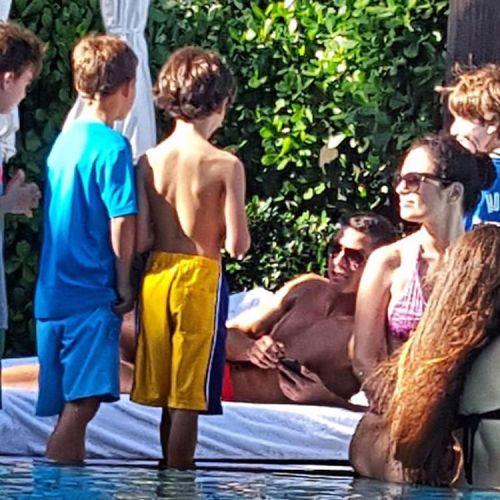 👦：你叫罗纳尔多吧？ 