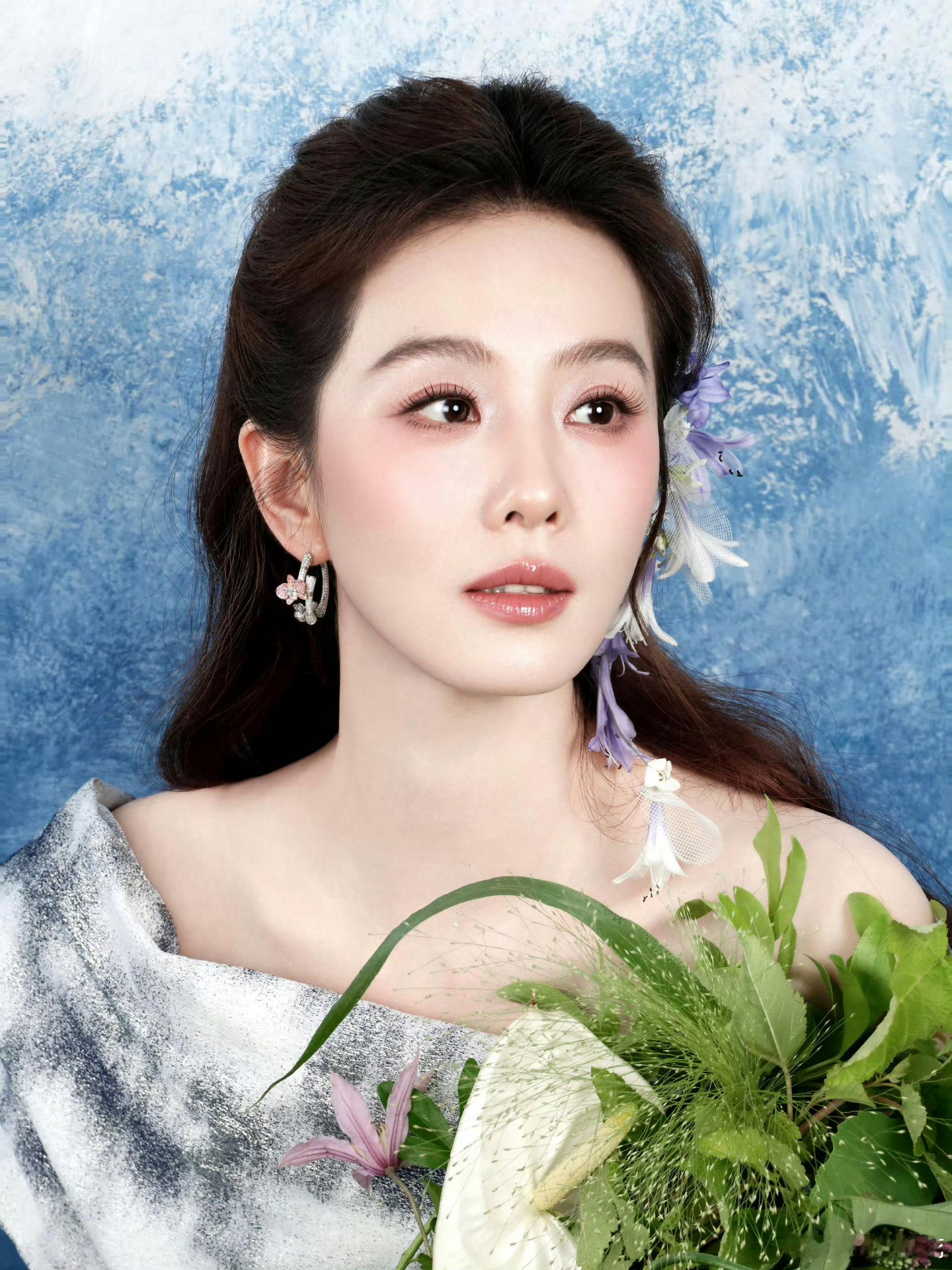 刘诗诗 × 克丽缇娜线下活动正式的造型图集揭晓！来自与Imane Ayissi的