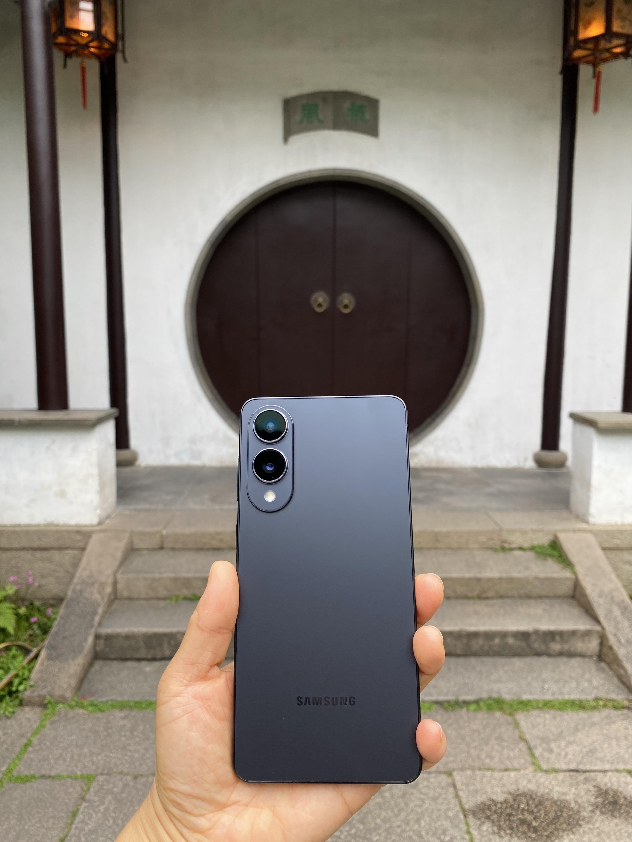 三星S25 Edge真的是我用过最满意的轻薄手机！超薄机身手感还很好...