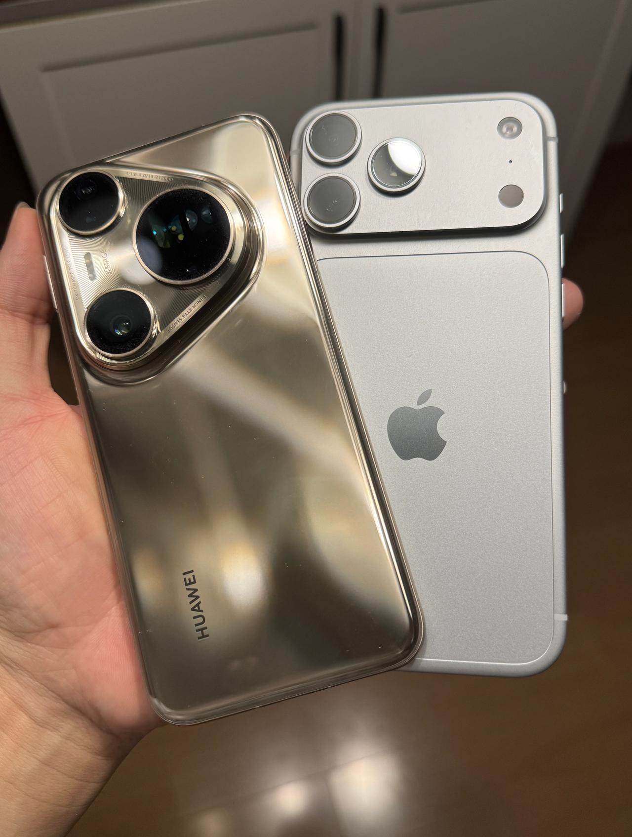 双持党狂喜 📱 集齐金银 [哇] iPhone18 pro maxHUAWEI