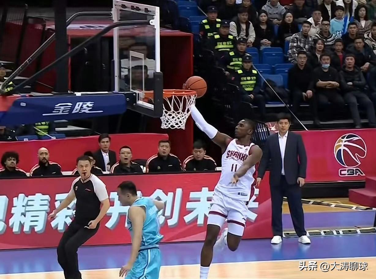 🎉恭喜青岛崂山男篮88:81主场拿下山西汾酒男篮，让山西止步连胜，果然在山东还