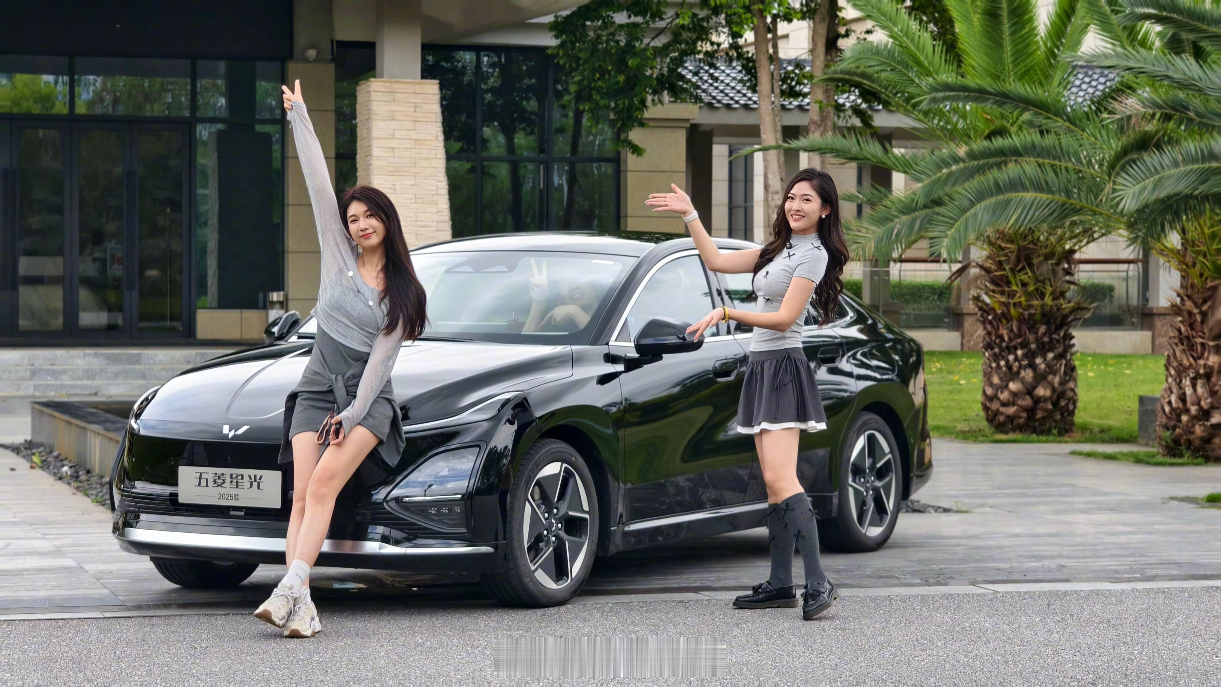 很久没更新女粉丝合影，我发现你们互动都不积极了！我检讨[笑cry] ​​​