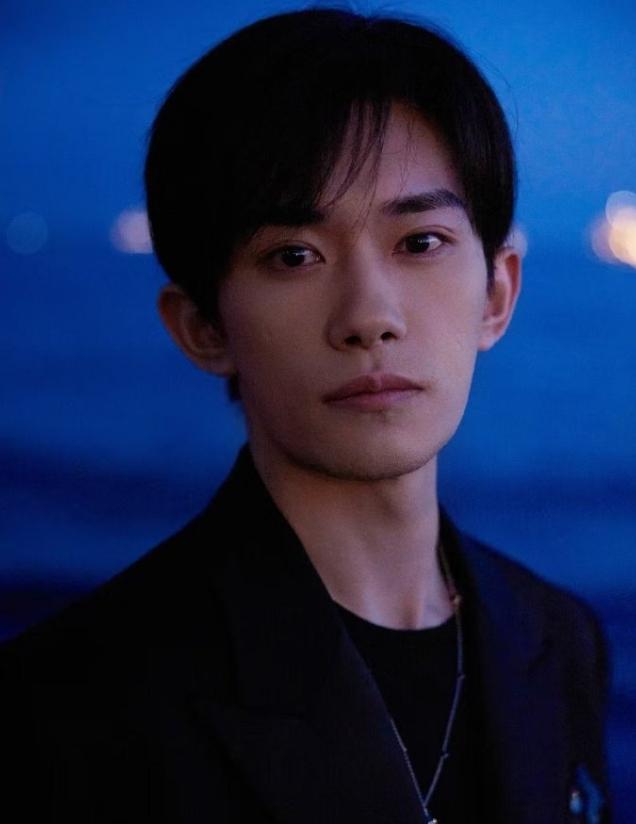 易烊千玺的《狂野时代》在戛纳拿奖
拿的是特别奖，是评委会主席临时争取，特设的一个