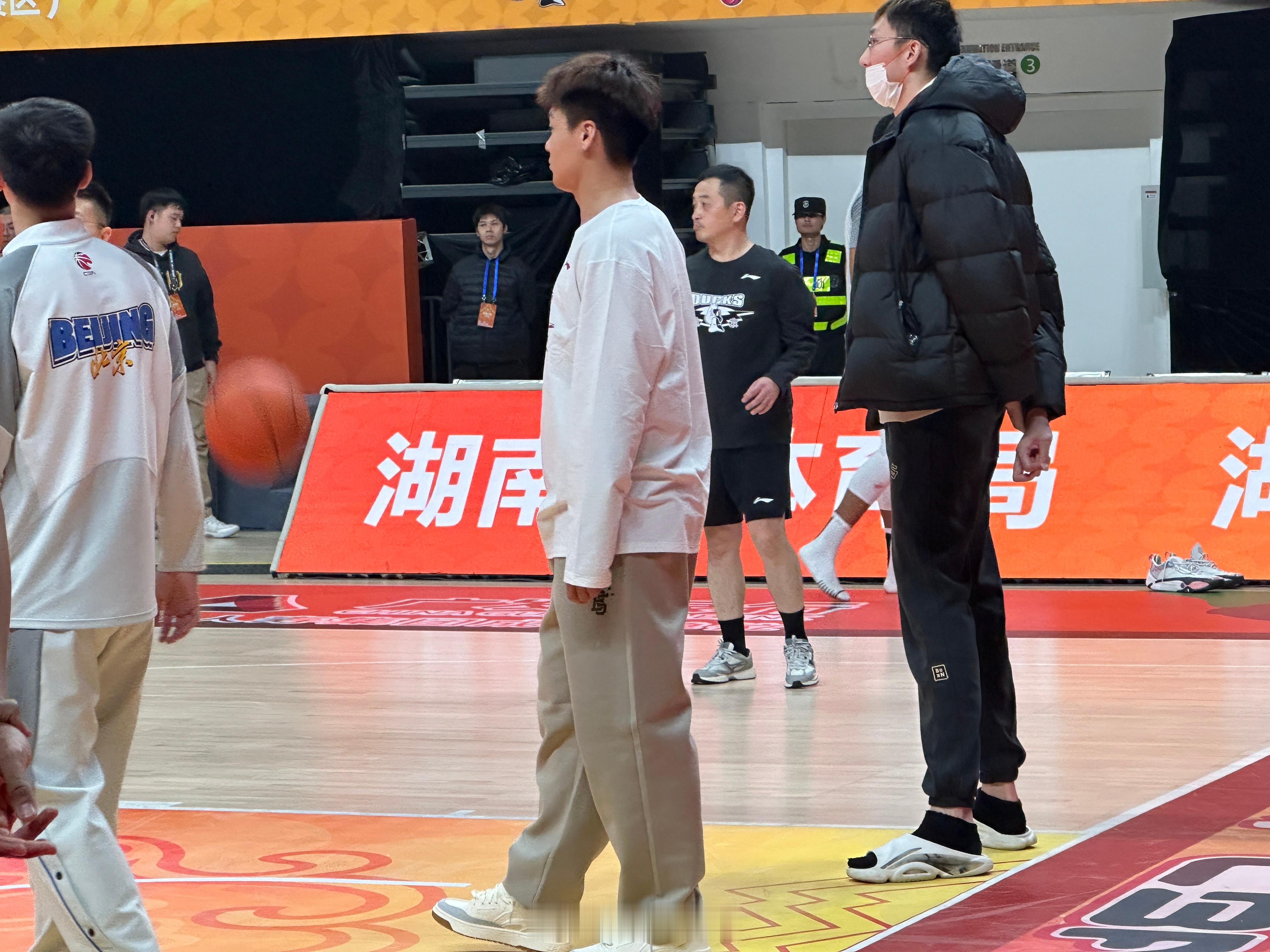 cba俱乐部杯 今晚，还是那些人 长沙·贺龙体育馆