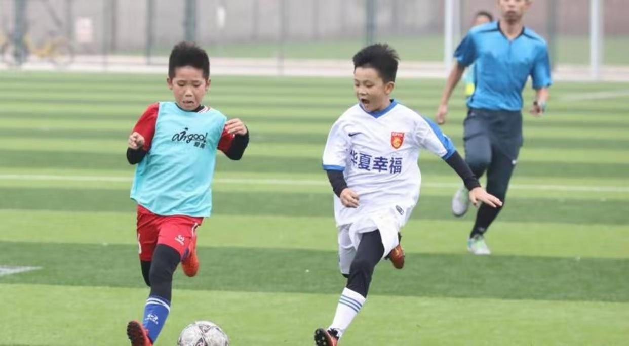 新的培训机制会不会是自废武功？虽然新规不准再签长期合约，看似维了青少年培训球员的