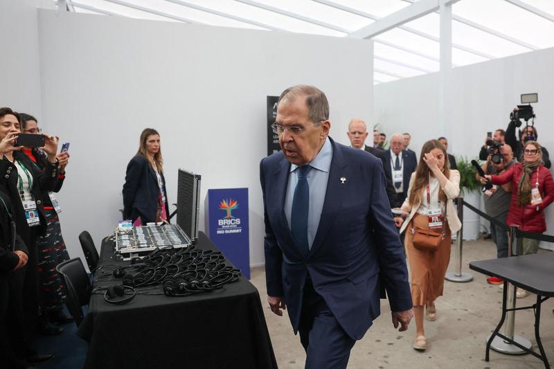 美国制裁俄罗斯能源成效显现。2月9日，拉夫罗夫公开指责美国，自安克雷奇会晤后便出