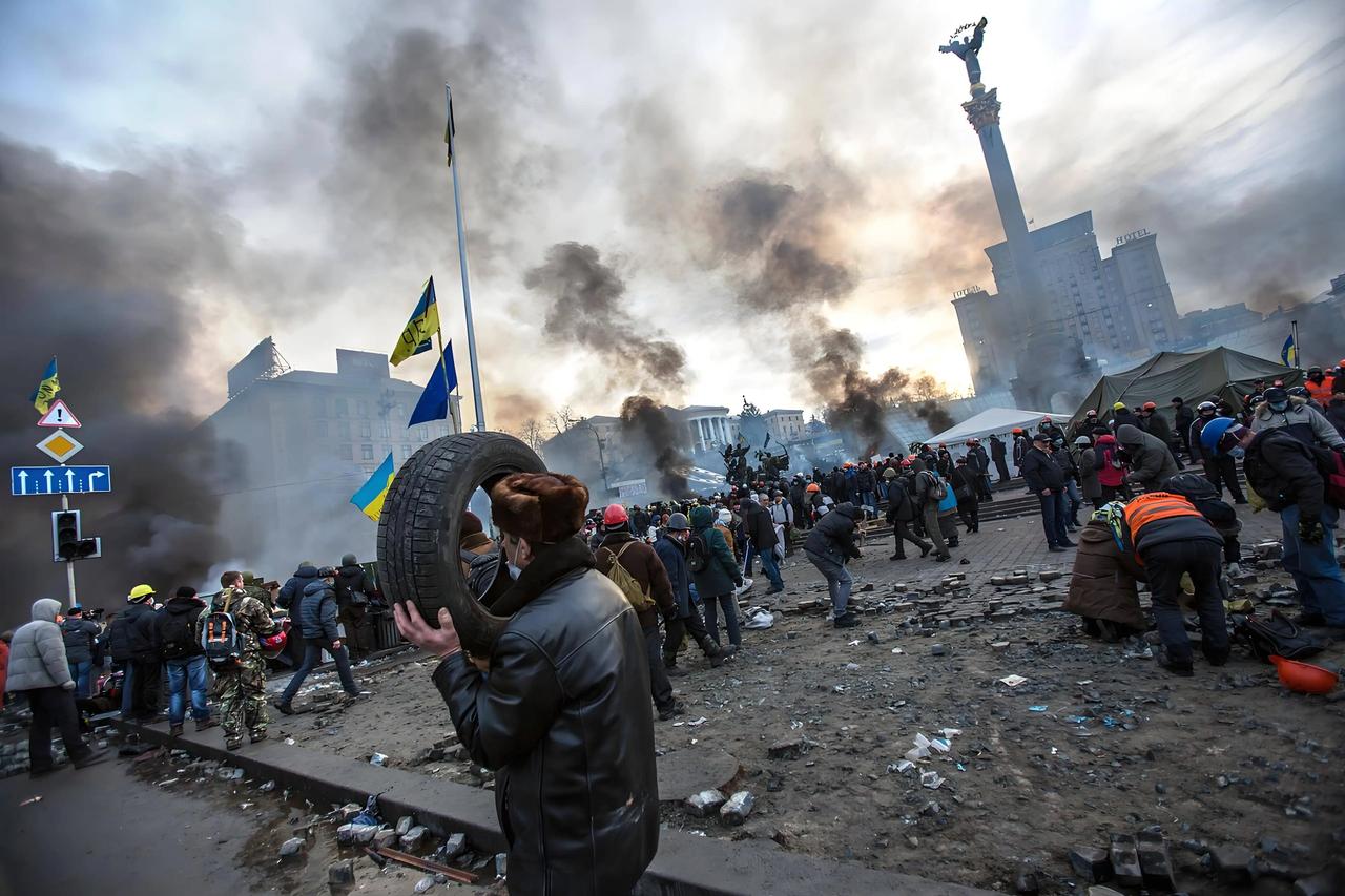 在俄乌冲突中，如果俄罗斯败北，未来几代人可能都要承担巨额战争赔款，国家损失惨重，