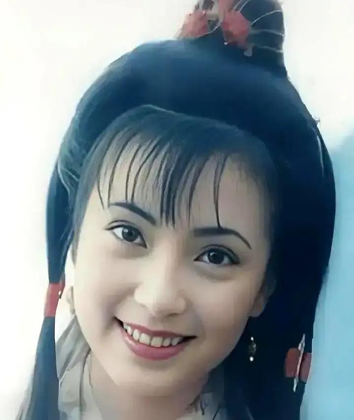 郭靖亲自教武功的三个孩子，最后连三流高手都算不上。
他给亲儿子找的师傅是黄药师，