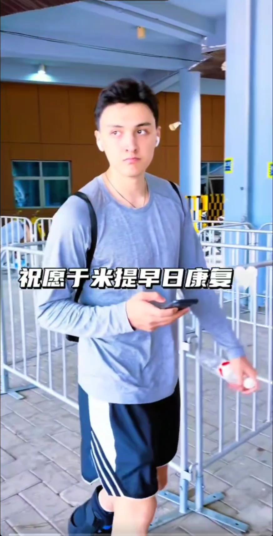 于米提真的是一位，特别勇敢，特别坚强的球员。在CBA，还从来没有看见那一个球员，
