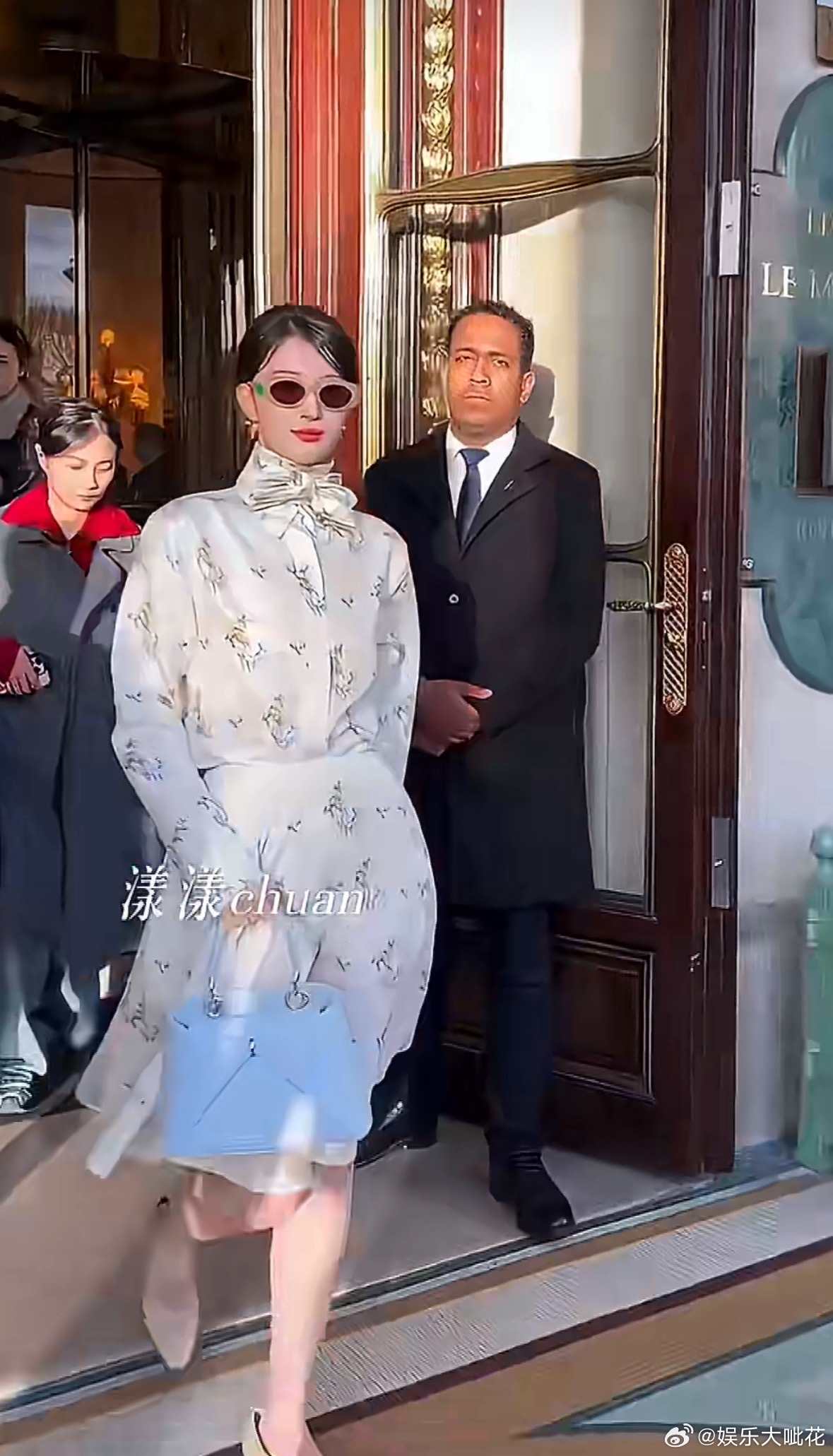 王楚然巴黎时装周裙妆王楚然穿裙子美成啥了 王楚然巴黎时装周今日两套裙装状态真好 