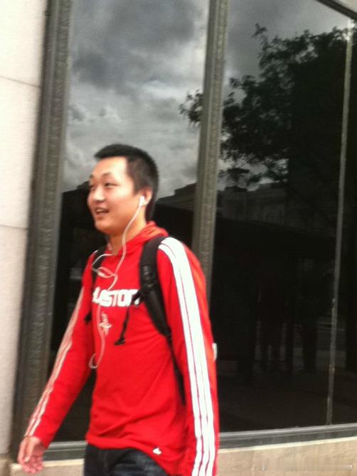 差不多那会，还敢说祝自己儿童节快乐休斯顿火箭
