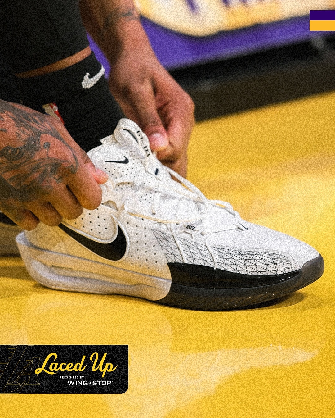 SNEAKERS ON COURT  Laced Up©️lakers 