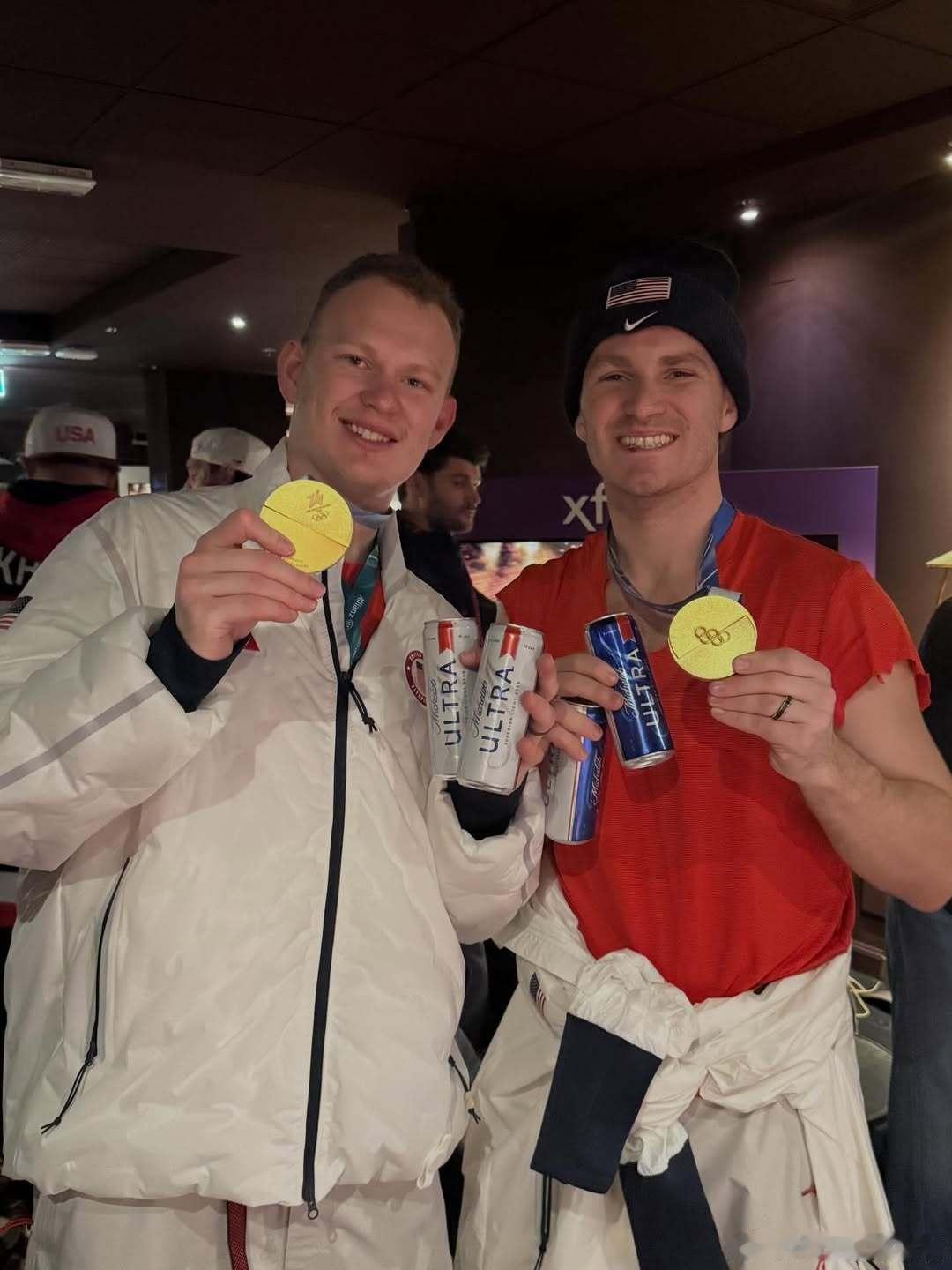 金牌的味道🥇隔着屏幕闻起来不错哦👍米兰冬奥会 NHL零距离  cr：NHL冰