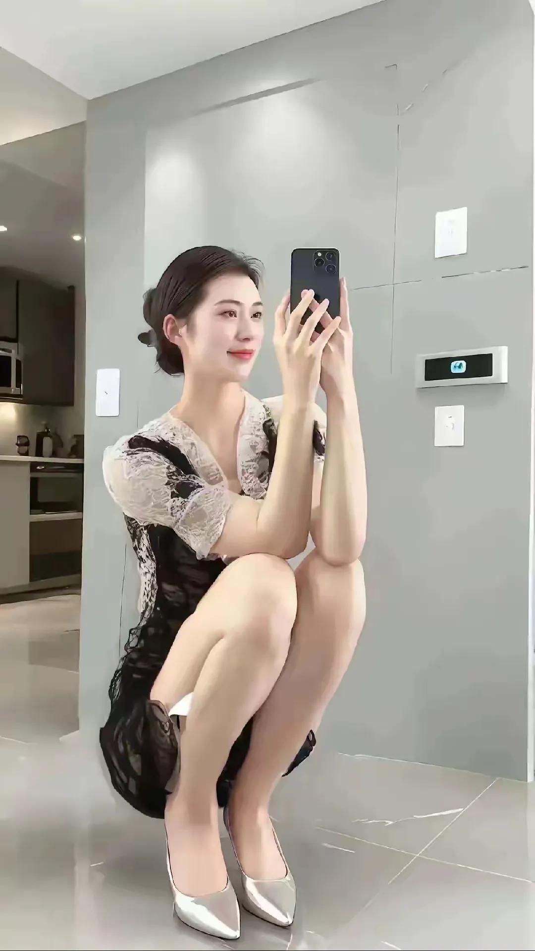 喜欢姐你就直说，这样显的你很有品味 漂亮 ＃美女 高清美女