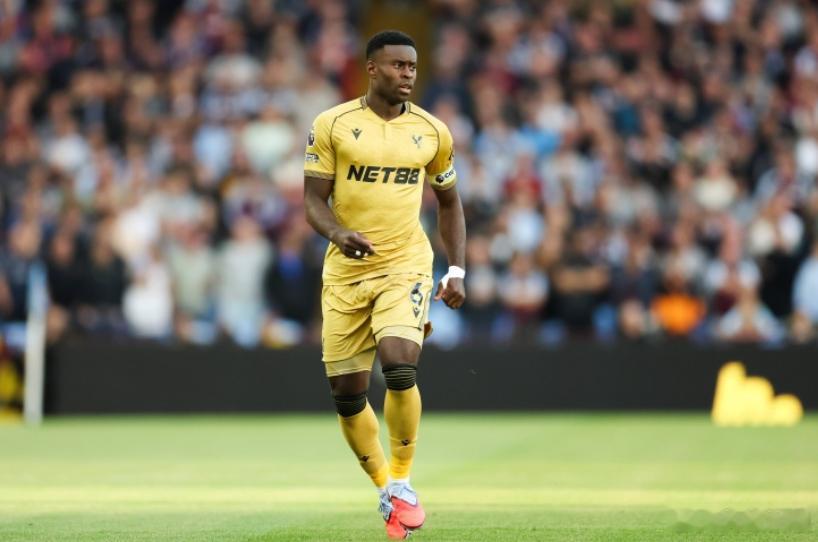 据意大利记者斯基拉报道，曼城与水晶宫商谈格伊的转会交易。斯基拉指出，利物浦和拜仁