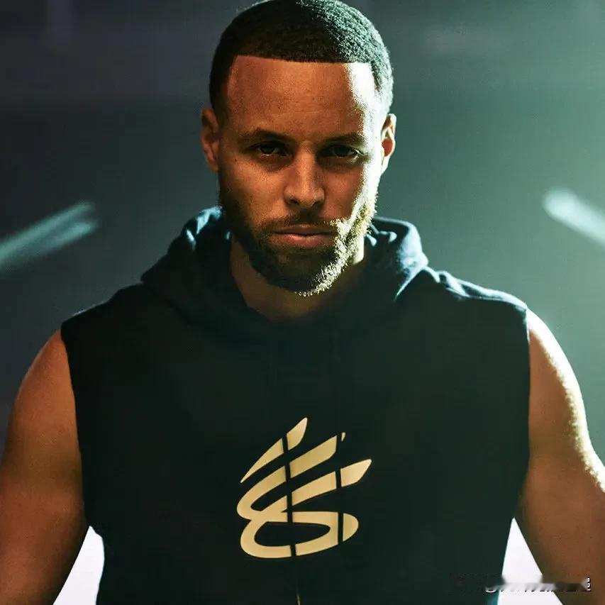 据 CNBC 报道，安德玛正在进行重组，这将耗资约 2.55 亿美元，其中包括斯