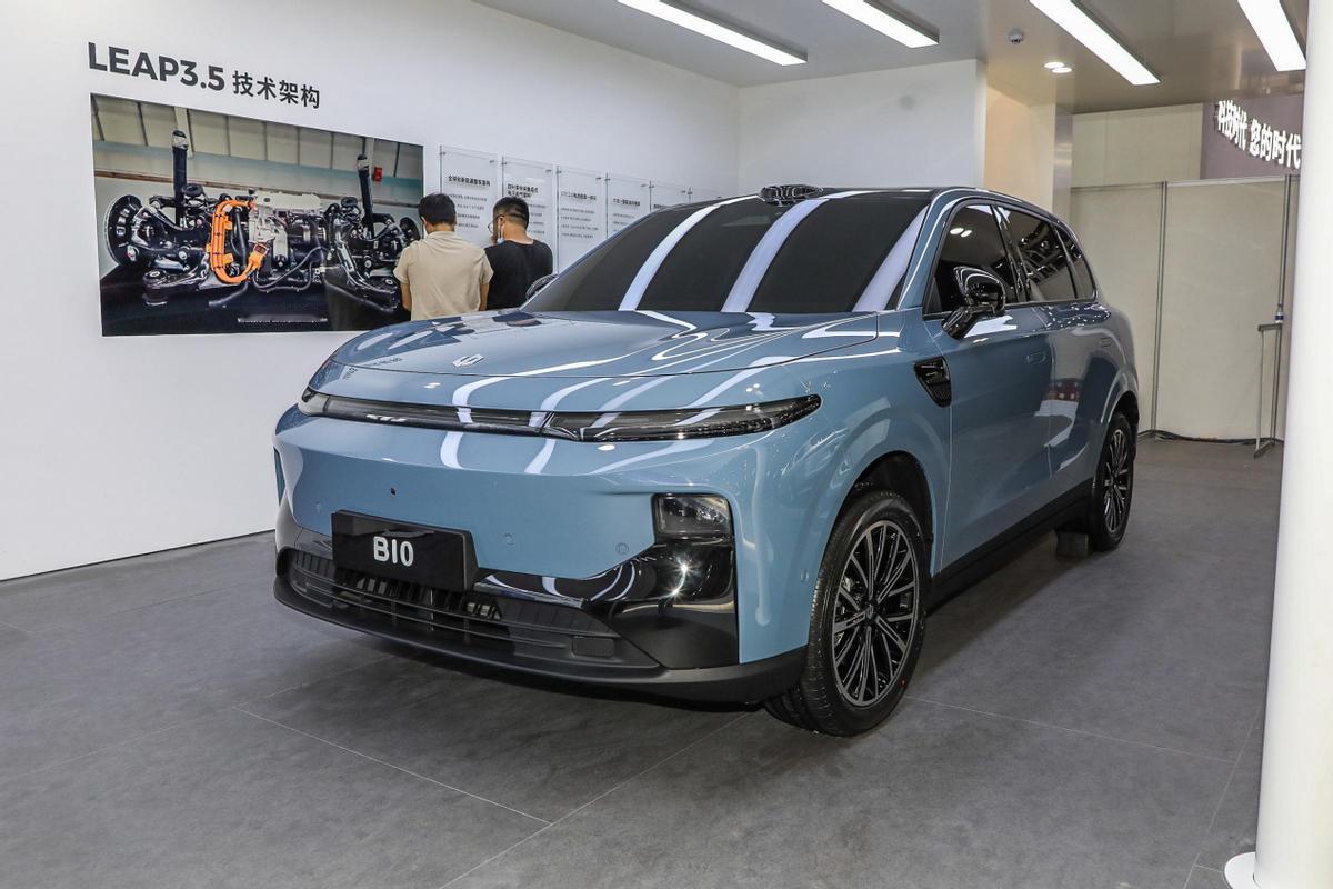 过年买车怎么选？零跑B10精准适配冬季出行。
过年买车，既要撑场面又要实用，尤其