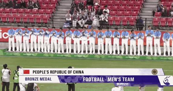 我对国足球员在联赛薪资待遇还是之前的看法，应该和国家队成绩挂钩！
       