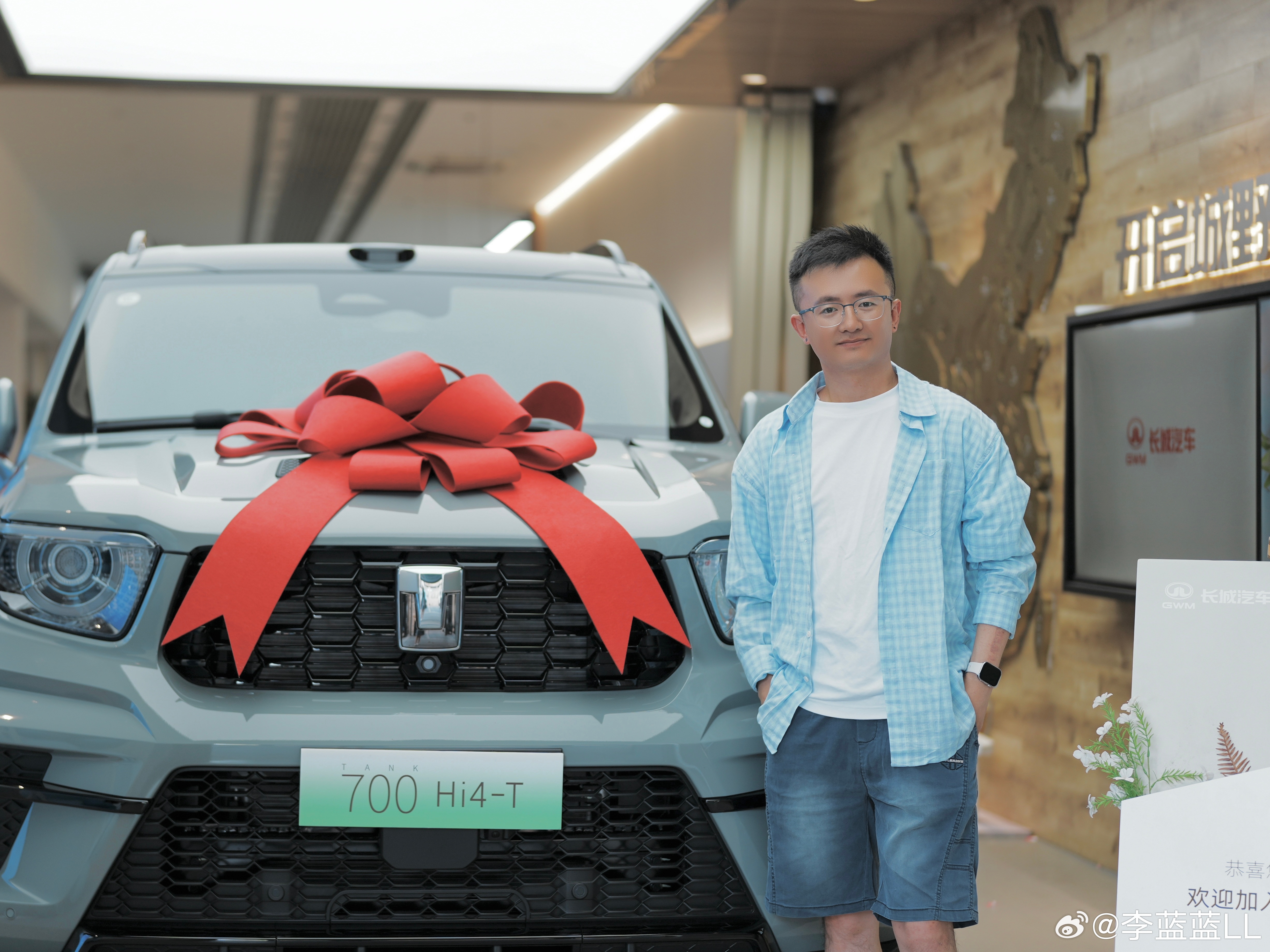 听说你们都想看他？他有什么好看的？？？ 