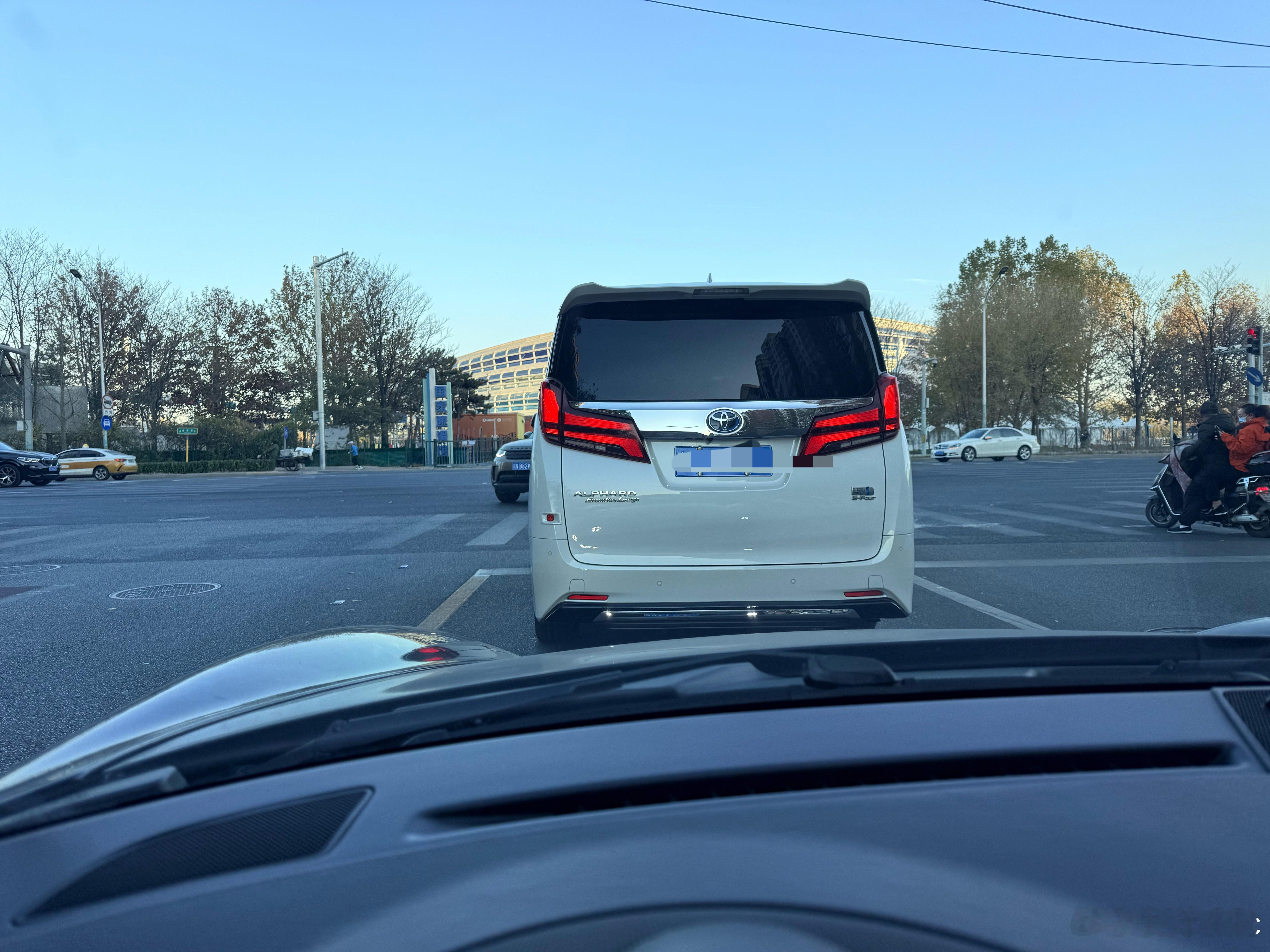 确实像岛国国旗，不会是我太敏感了吧