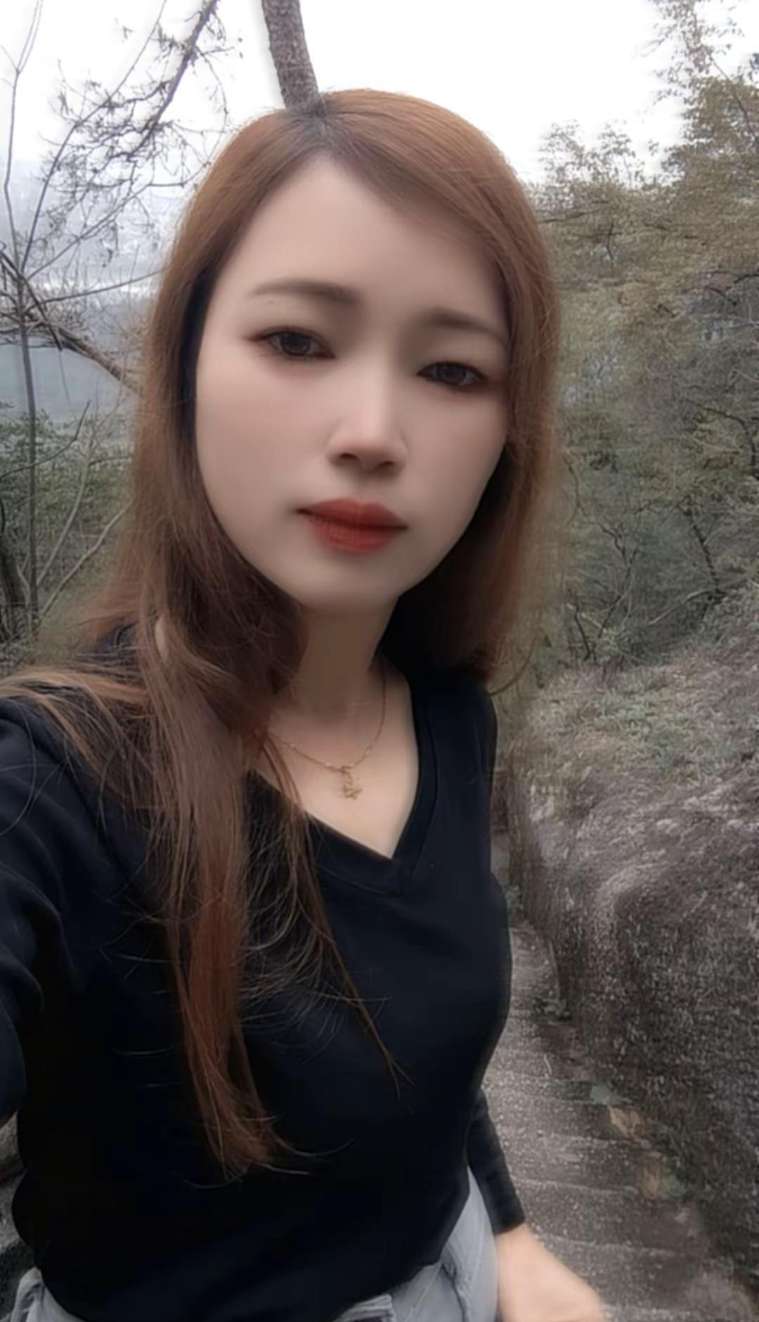 只想把自己养的越来越快乐 平静，       其它的  都不太感兴趣。