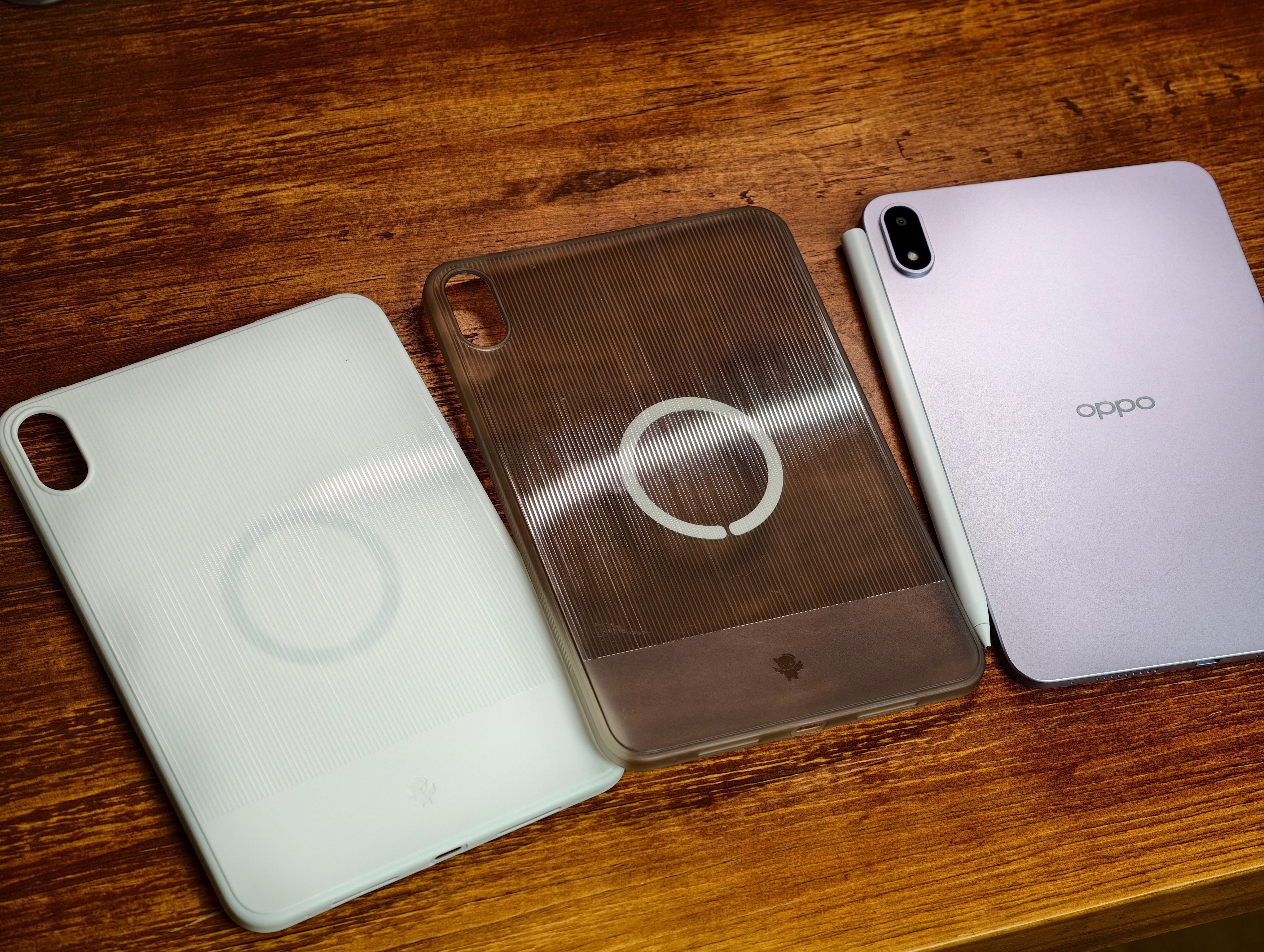 OPPO产品的配件还得是搞得最快，OPPO Pad mini两款PP超薄磁吸壳到