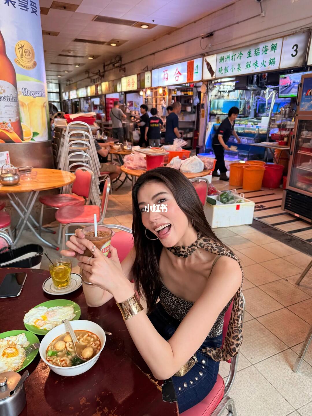 在香港穿点小豹纹儿