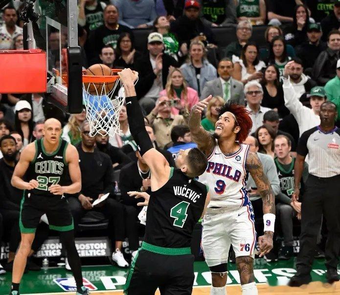 NBA季后赛首轮G5凯尔特人回到主场对阵76人，凯尔特人在塔图姆与布朗引领下，逐