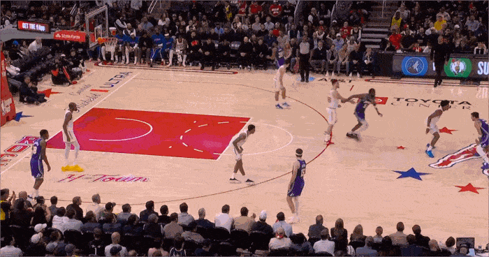 湖人一模一样的战术！

东契奇送八村塁、詹姆斯的两个空接暴扣，都是同一个套路。