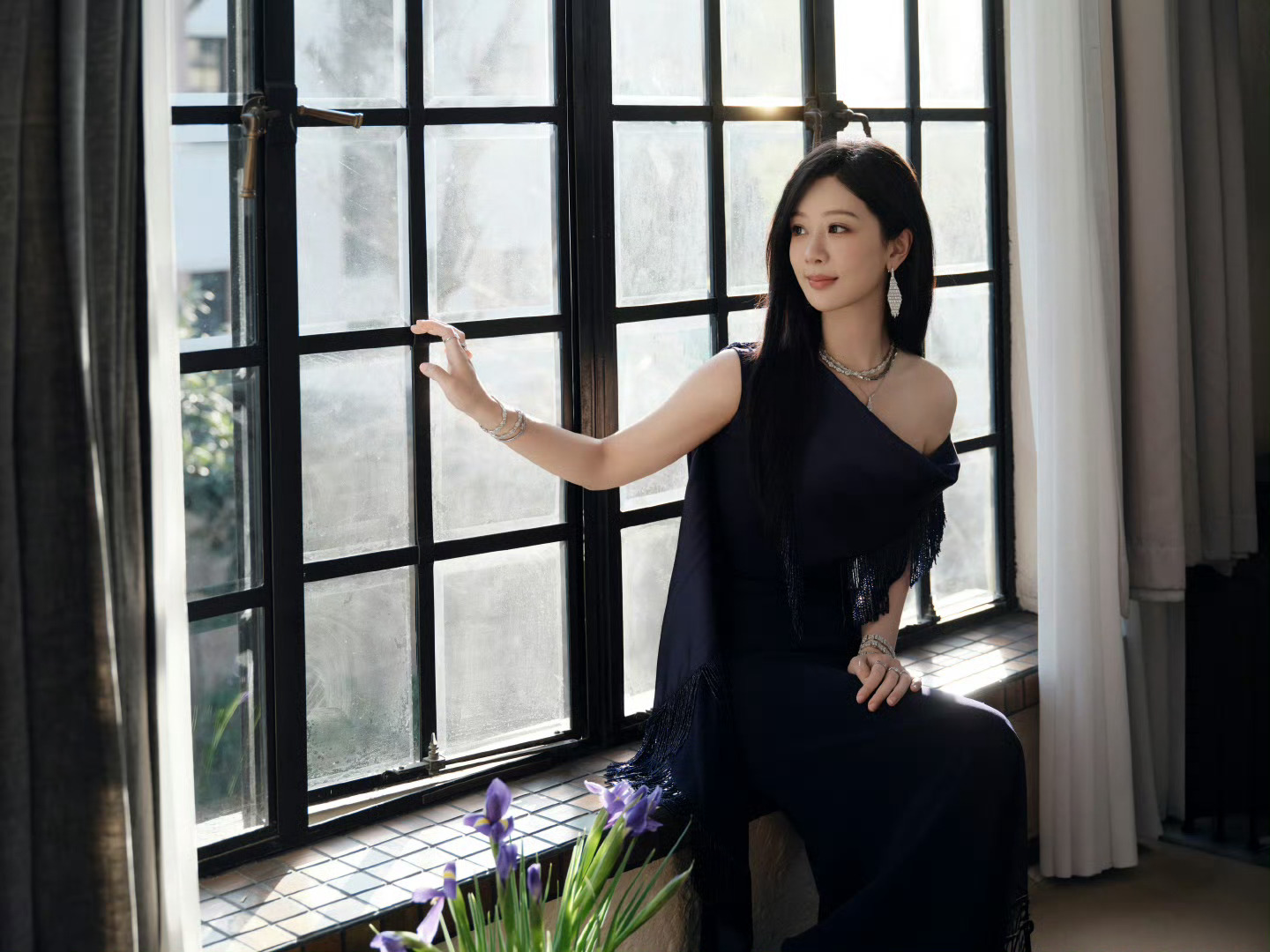 杨紫杨紫生命树 yz杨紫白菊不爱满世界乱走，只愿在你身边安静环游，长路携手，岁月