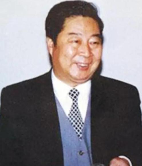 1990年代，湖南省委副书记家中遭遇偷窃，小偷潜入这位高官的居所，带走了4000