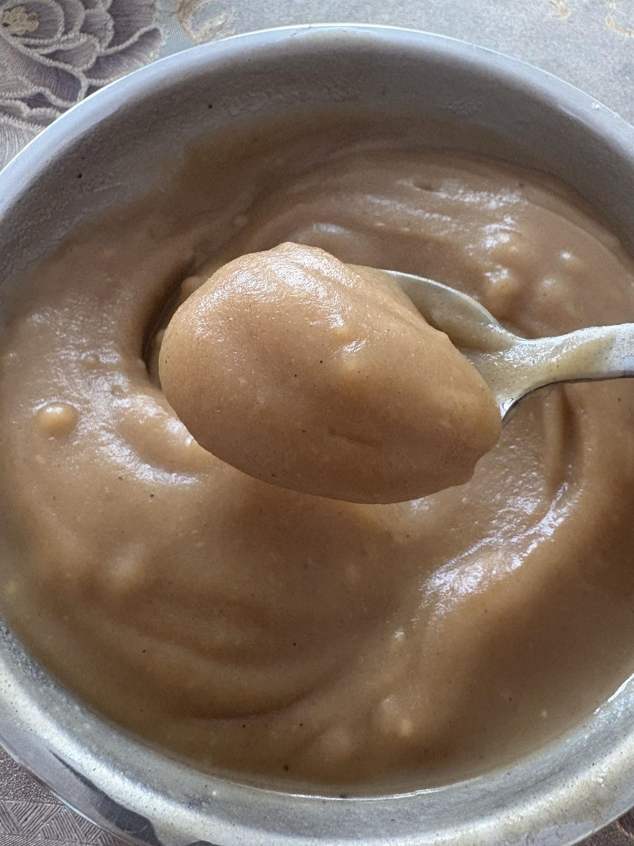 吃过这种的人，至少有五六十岁了。

小时候吃的时候，大人会说：六月六，吃块焦屑长