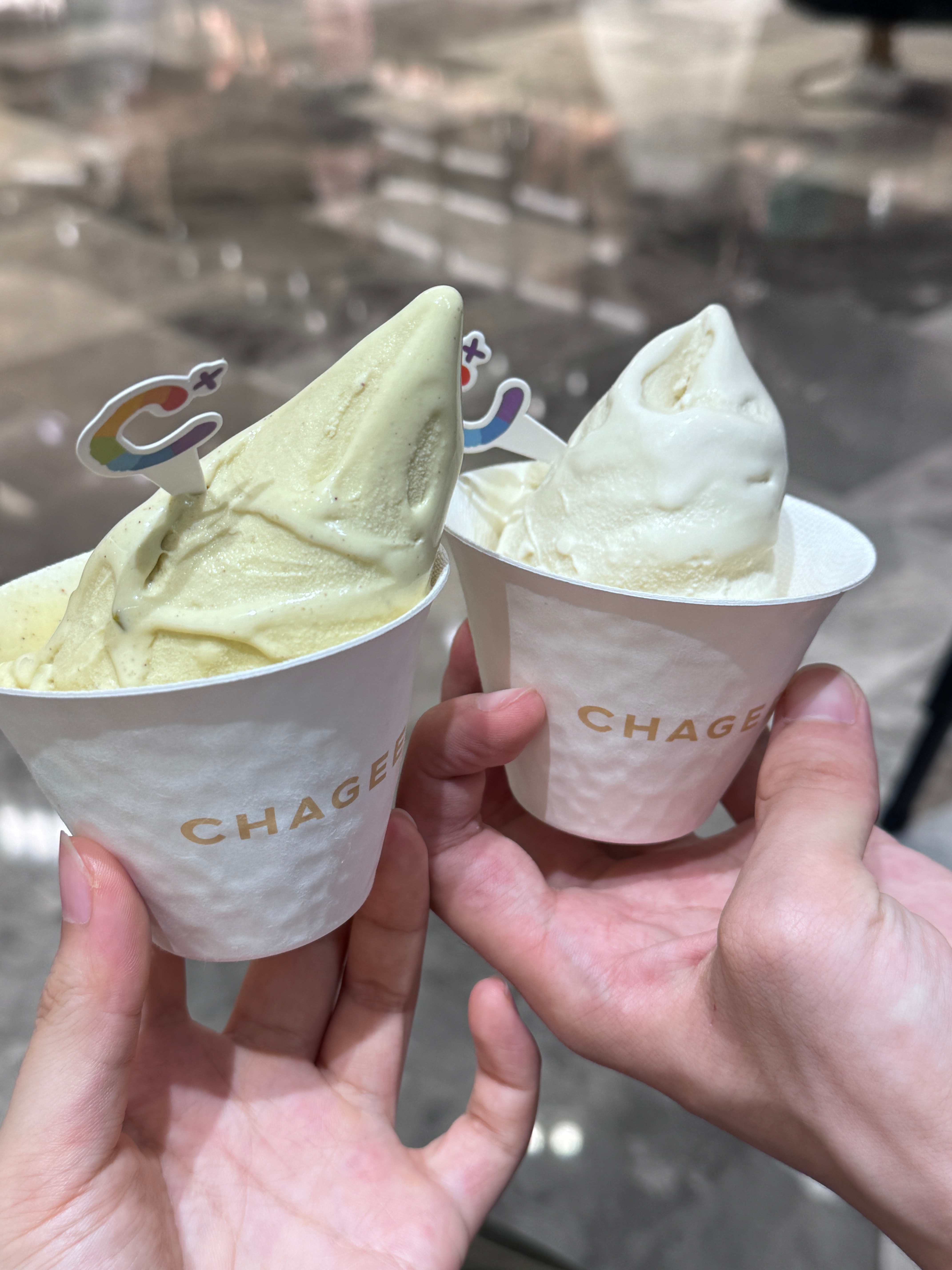 今天吃了霸王茶姬的geelato！开心果和伯牙绝弦的！都还不多！开心果的很香醇但