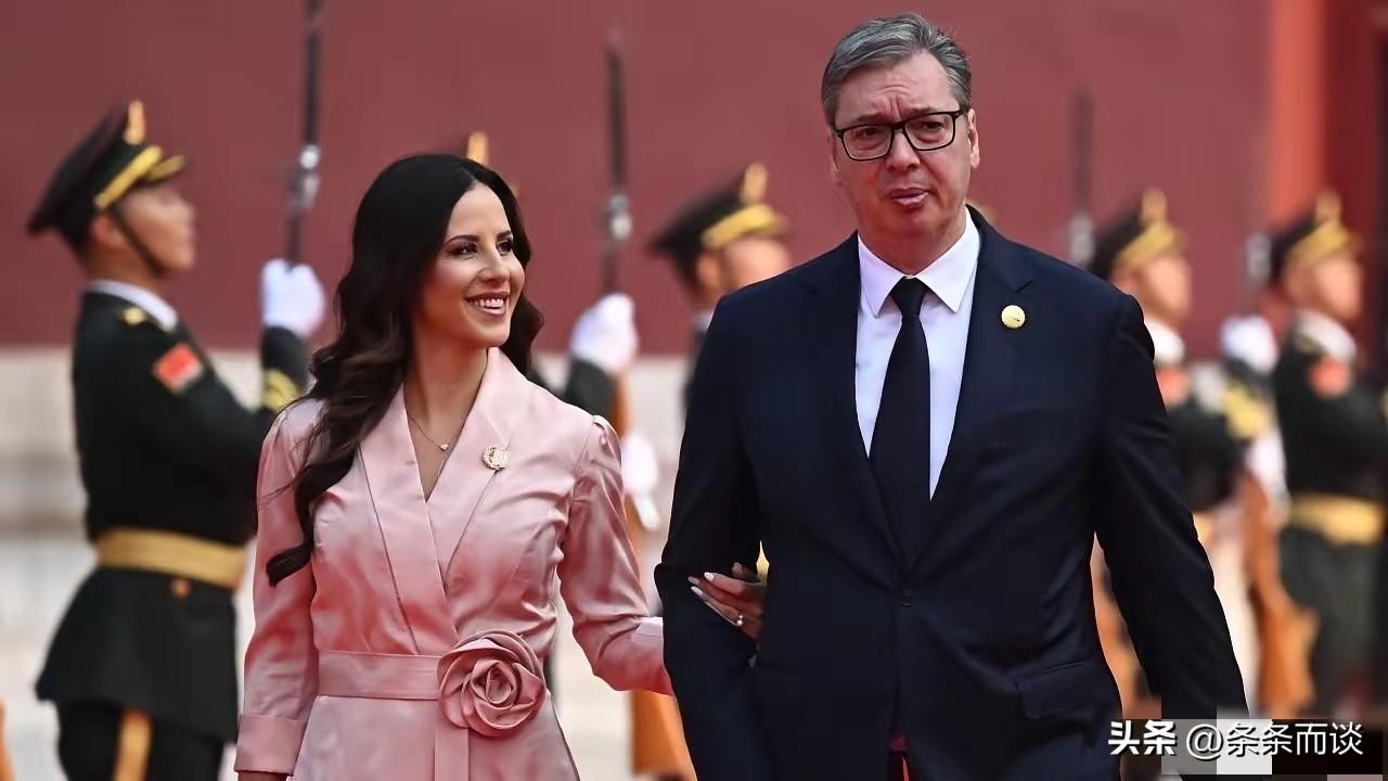 武契奇突然发出警告：三国要对塞尔维亚动手！ ​他不是怕，是忍到了极限。 ​一个不