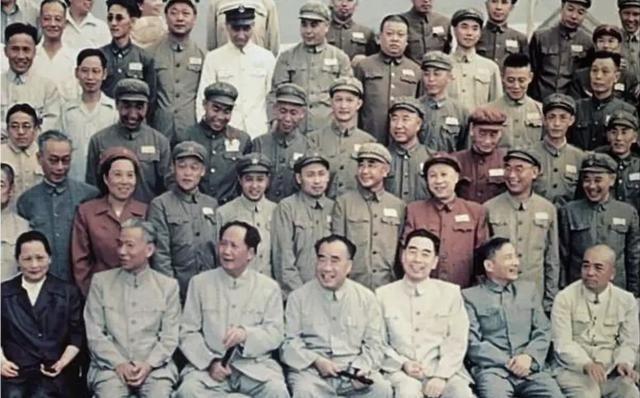 “听从党的指挥，服从党的领导。”这是中国人民解放军每个指战员都知道的基本准则。而