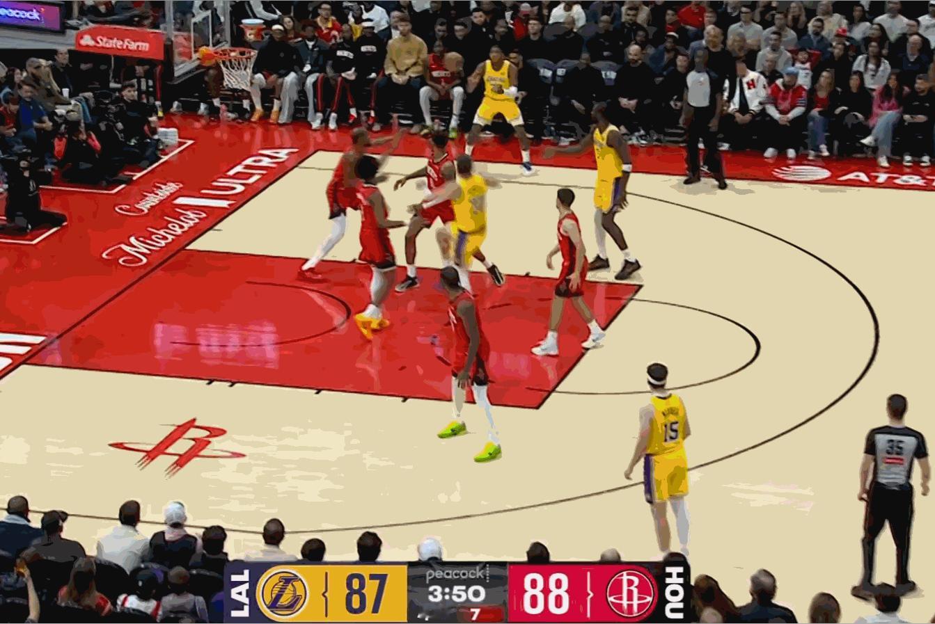 湖人就是投不进三分啊，这节7中0了 