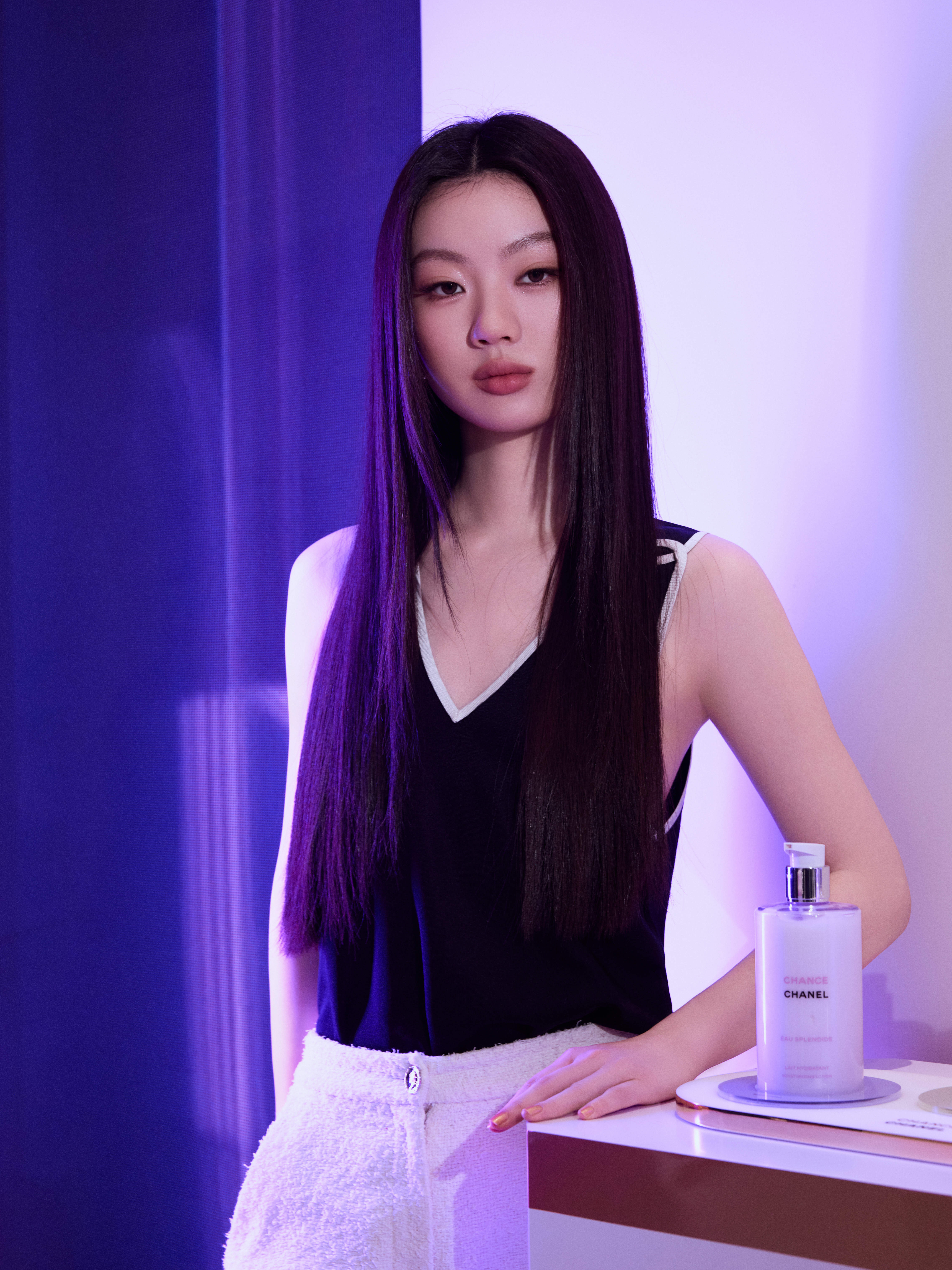 💜单依纯最近有点优雅的过分了！亮相品牌活动现场，和她一起感受5款经典香调，总有