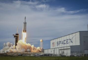 全世界都被马斯克骗了！6月12日，就在SpaceX以1.77万亿美元估值正式敲钟