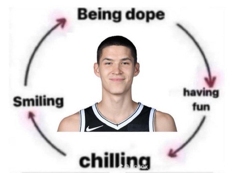 杰明今天追平了一项NBA历史纪录：连续33场比赛命中三分球，新秀球员最高。此前做