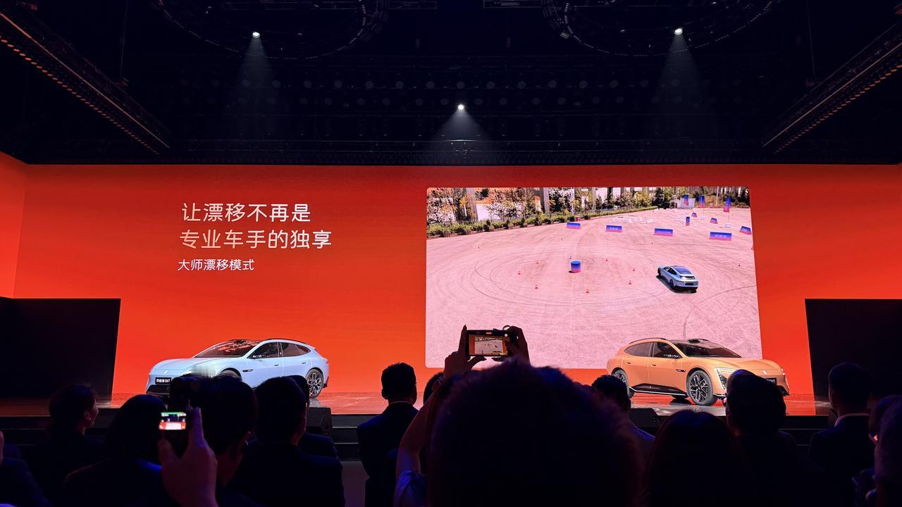 在上了太行分布式电驱后，后驱双电机版的06T百公里加速只要3.74秒，三电机车型