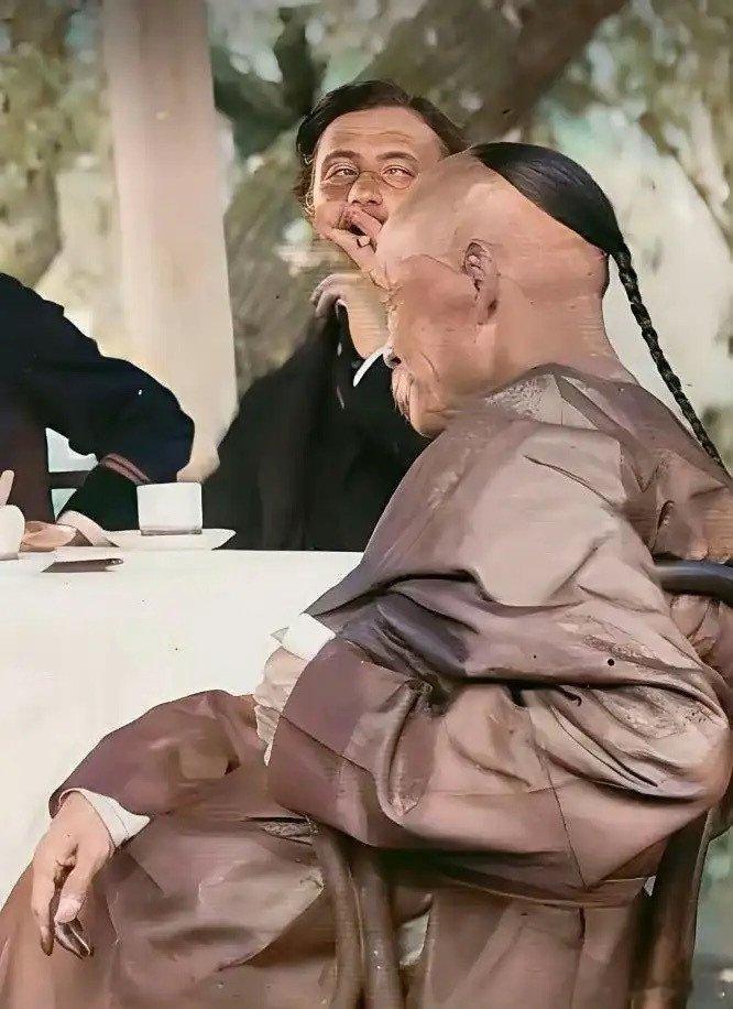 别被电视剧误导了，这才是清朝真正的辫子 