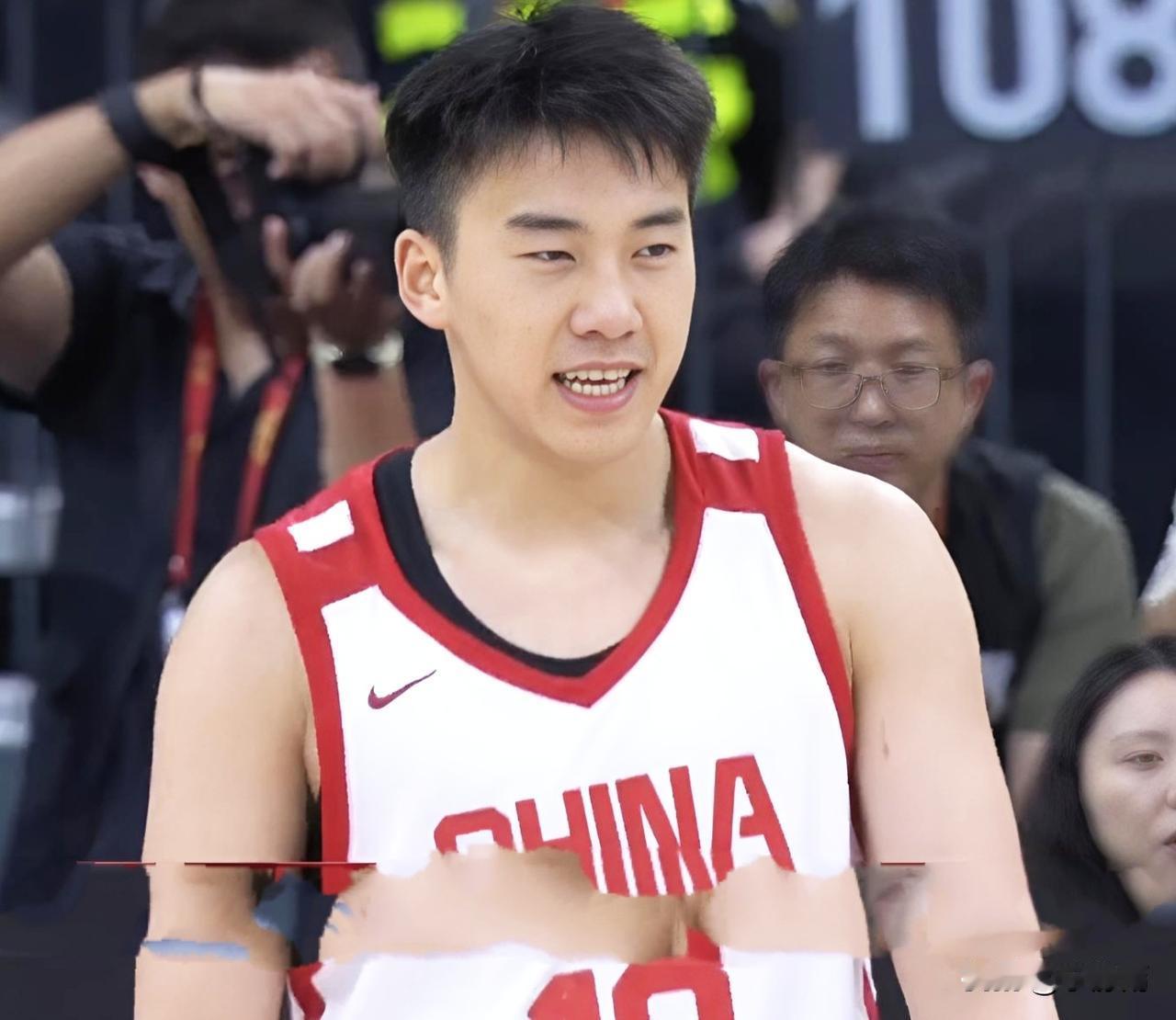 有张镇麟就好了，和王俊杰“1314”一攻一防！[捂脸]——中国男篮锋线9选5，简