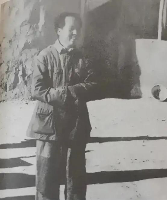 有一个很神奇的现象，但凡从北京伟人纪念堂瞻仰伟人遗容出来的人，都是心情无比沉痛的