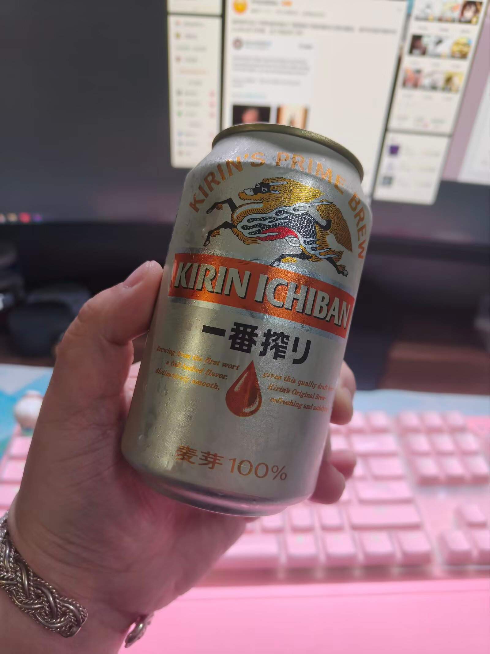 其实这个加一包炖肉料加酱油老抽电饭锅烧开之后泡煮鸡蛋一夜之后保证好吃的飞起来… 